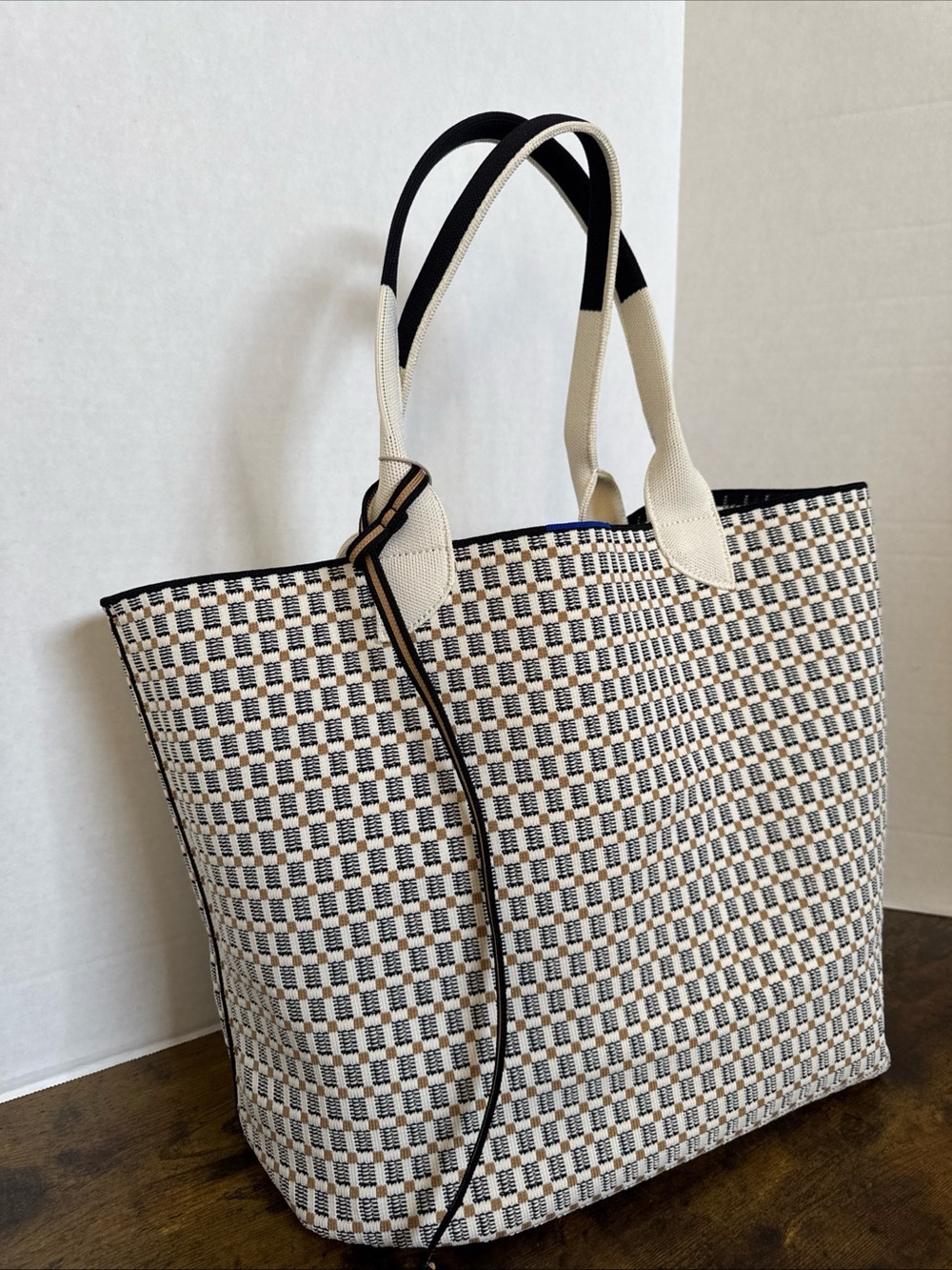 Rothy's The Lightweight Reversible Tote Checkered Black Cream Tan RARE New Tags - Picture 12 of 12